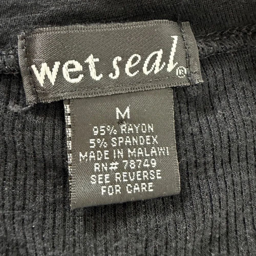 Wet Seal Y2K Ribbed Plunge Deep V-Neck Stretch Long Sleeve Black T-Shirt Size M‎ - Picture 3 of 6